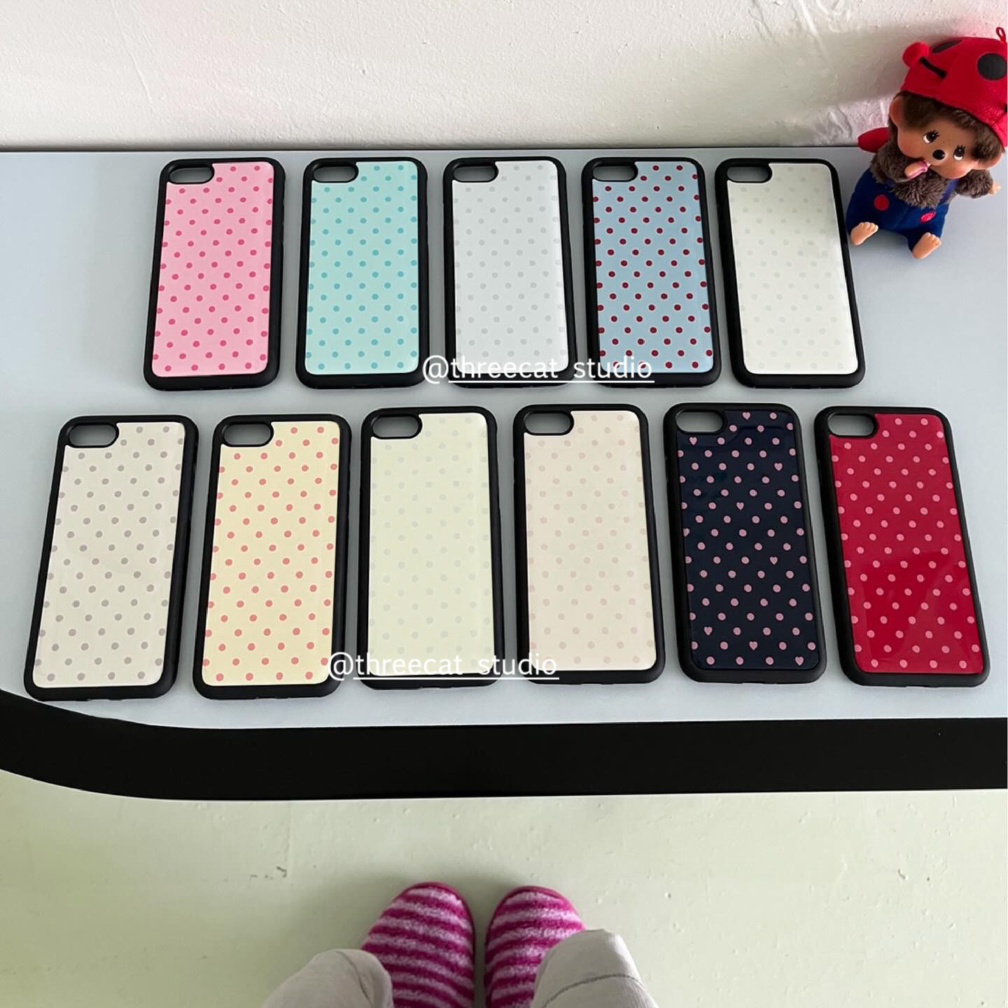 Phone Cases Rugged - 컬러풀한 물방울 무늬 블랙 테두리 무광