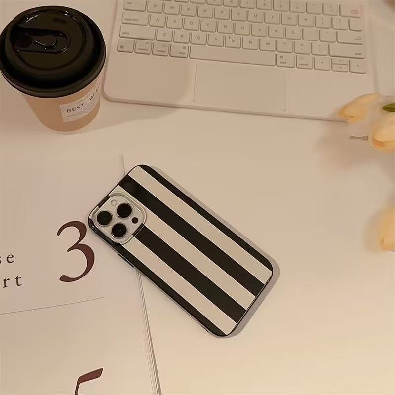 블랙 화이트 라인 디자인의 소형 니치 프레시 아트 디자 - Phone Cases Drawing 리뷰 및 가격
