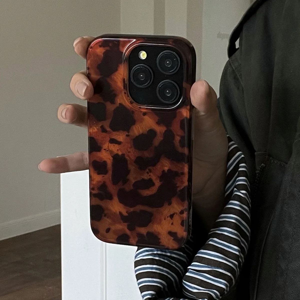 레트로 앰버 텍스처 레이저 폰 케이스 (아이폰 16,  - Phone Cases Bulk 리뷰 및 가격