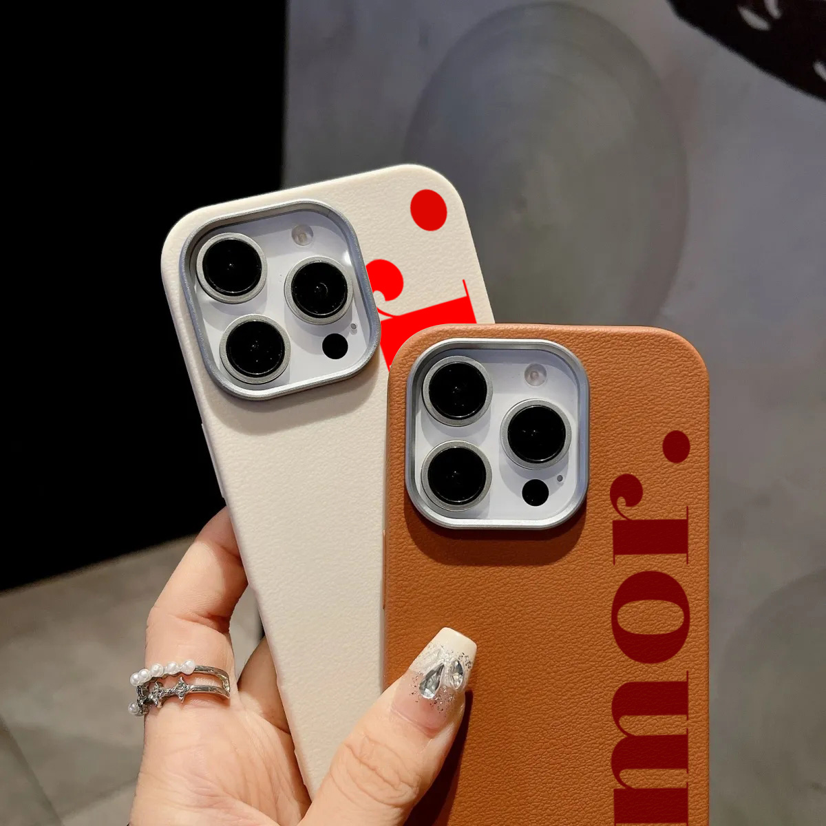 레드 아티스틱 레터 리치 패턴 폰 케이스 아이폰 17  - Phone Cases Drawing 리뷰 및 가격